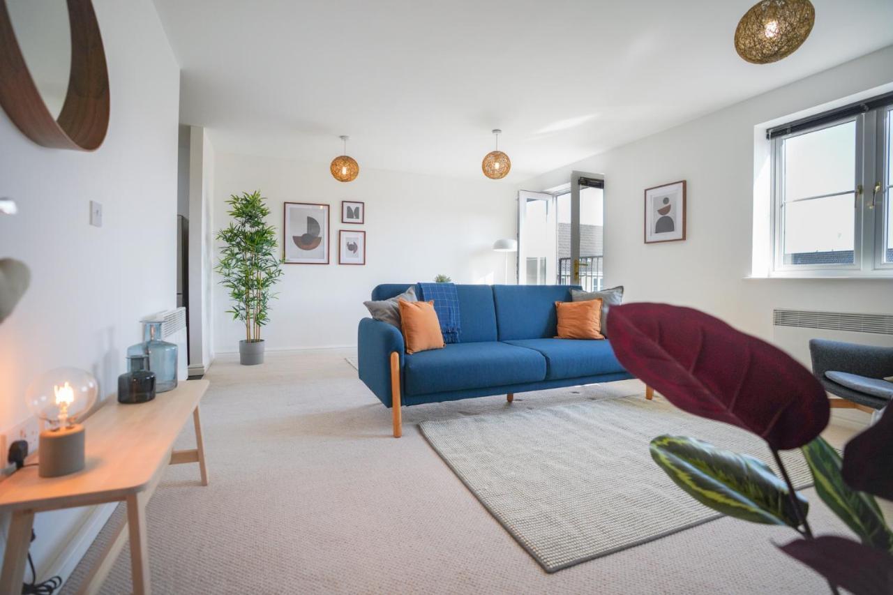 Stylish Apartment With Private Parking 카디프 외부 사진