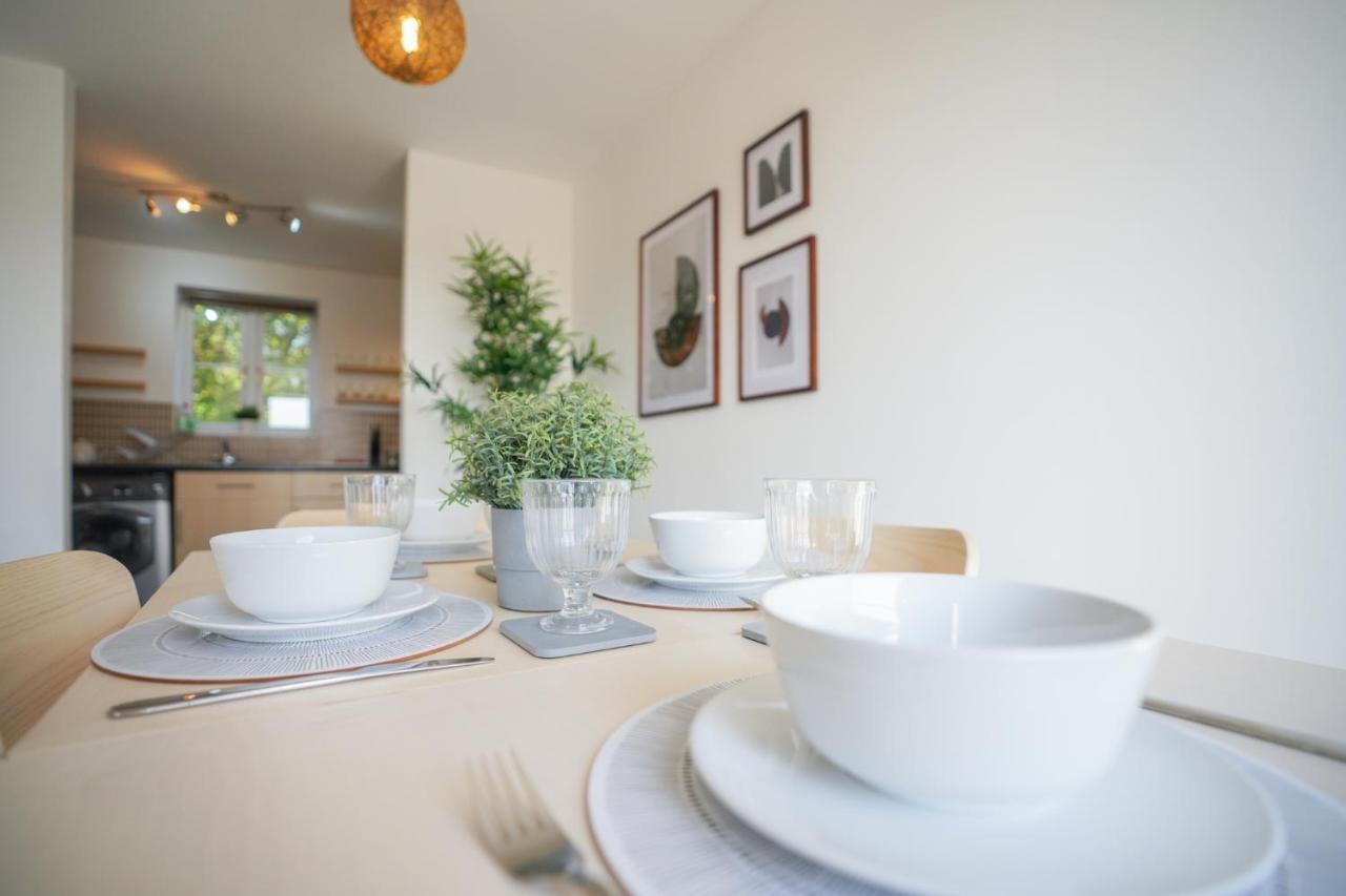 Stylish Apartment With Private Parking 카디프 외부 사진