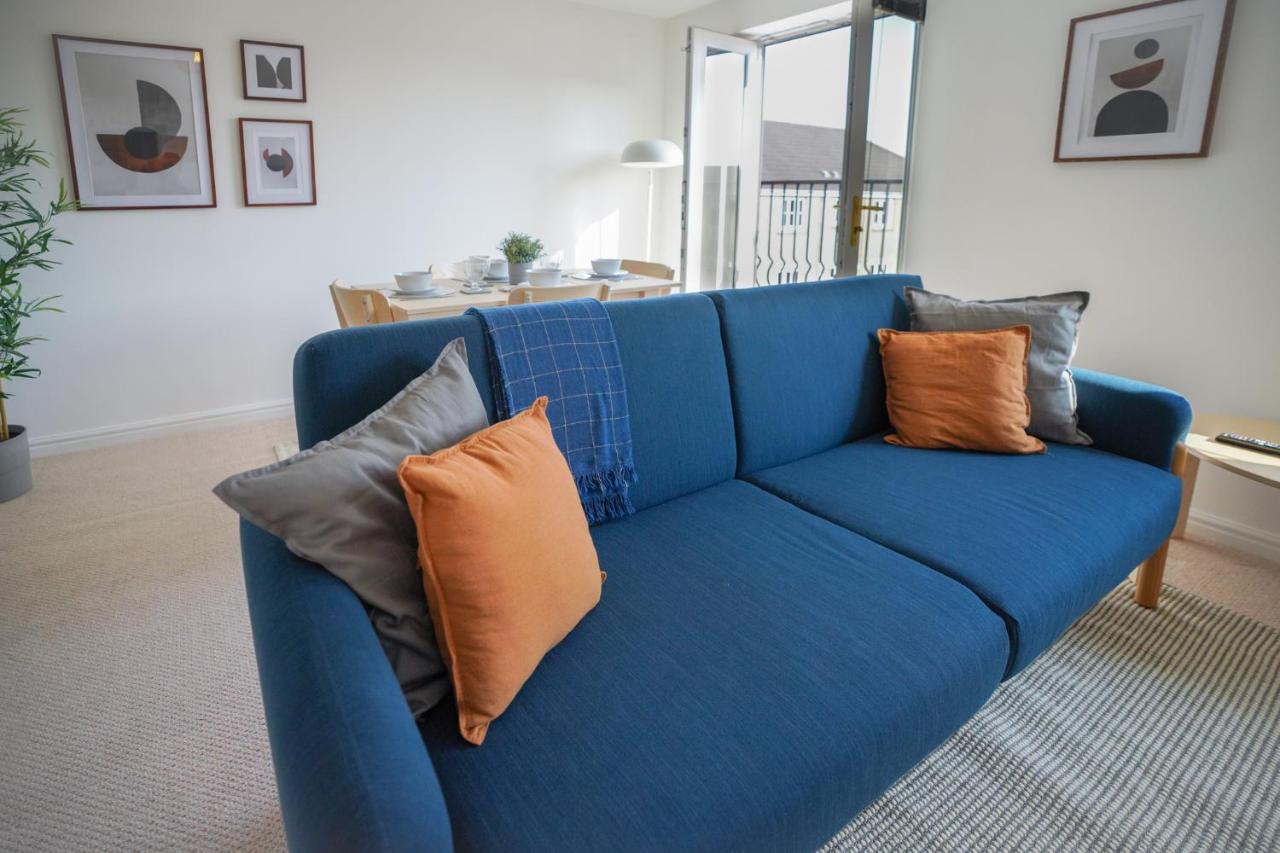 Stylish Apartment With Private Parking 카디프 외부 사진
