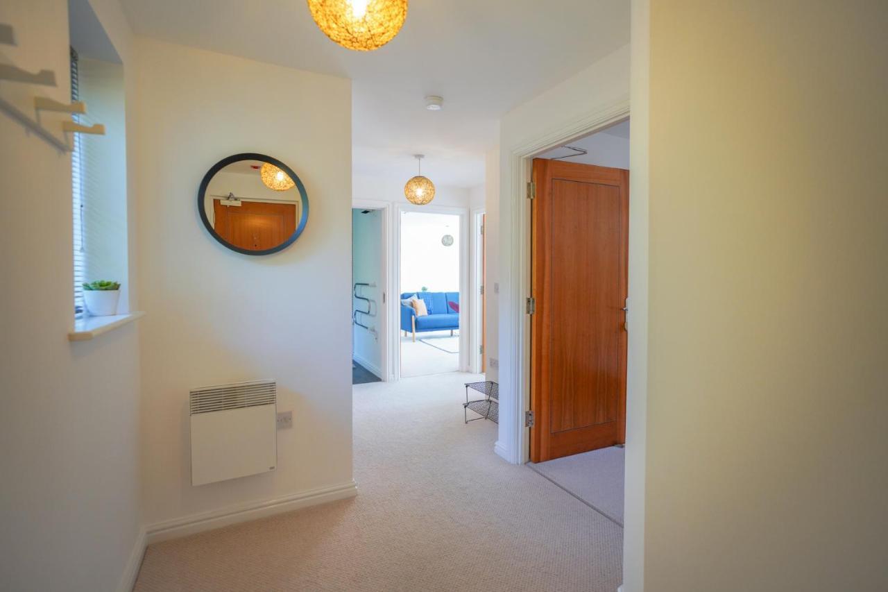 Stylish Apartment With Private Parking 카디프 외부 사진