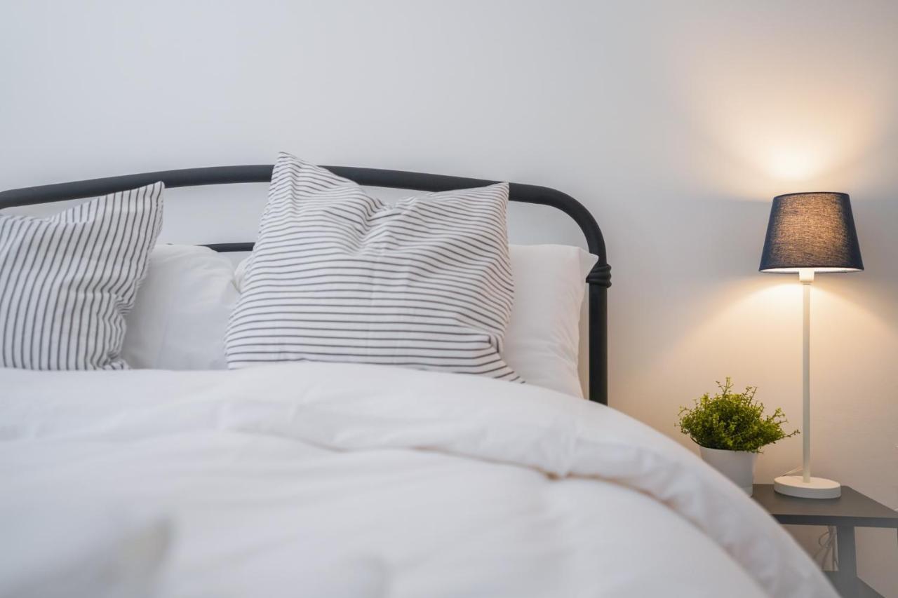 Stylish Apartment With Private Parking 카디프 외부 사진