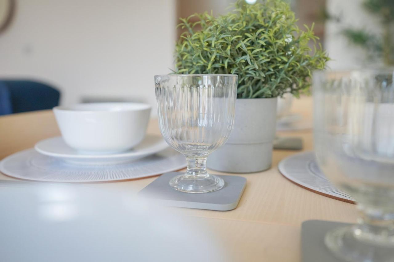 Stylish Apartment With Private Parking 카디프 외부 사진