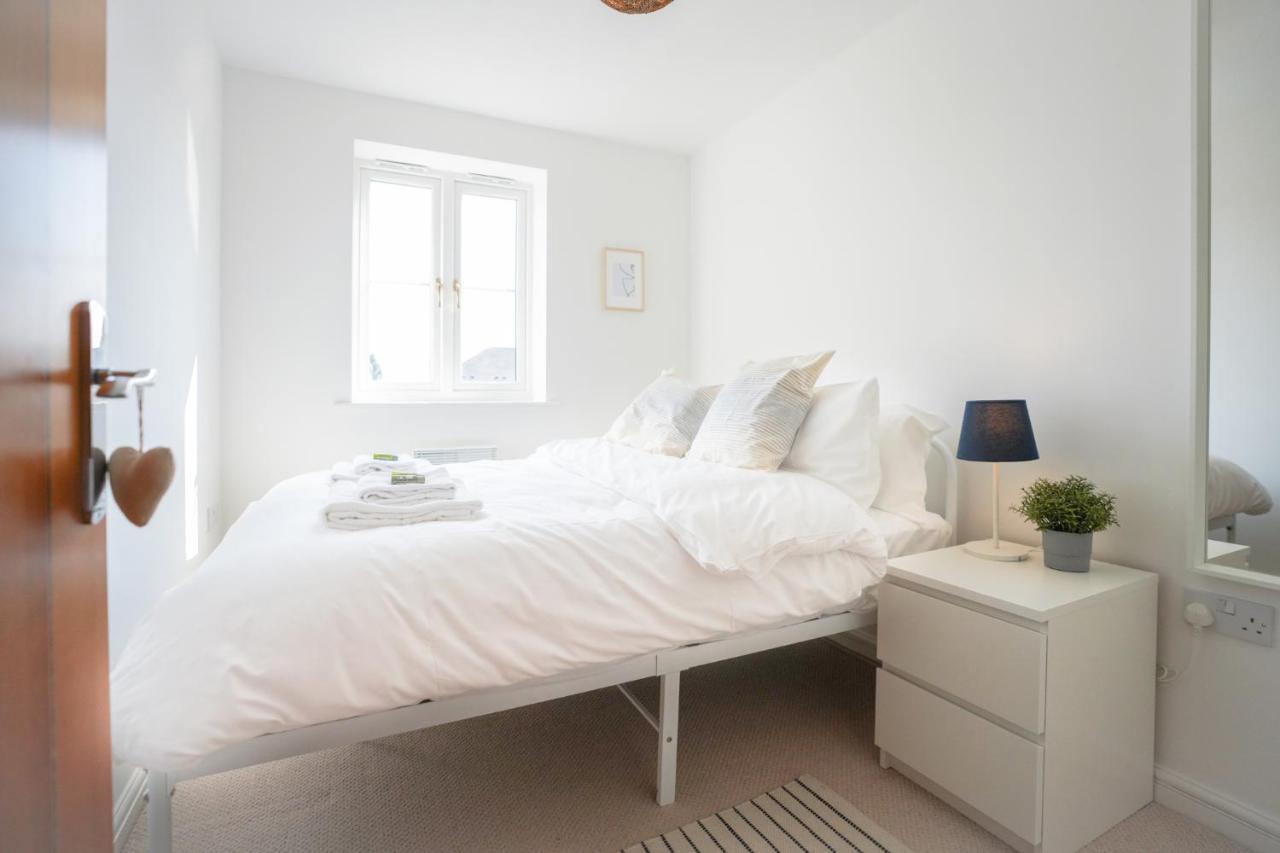 Stylish Apartment With Private Parking 카디프 외부 사진