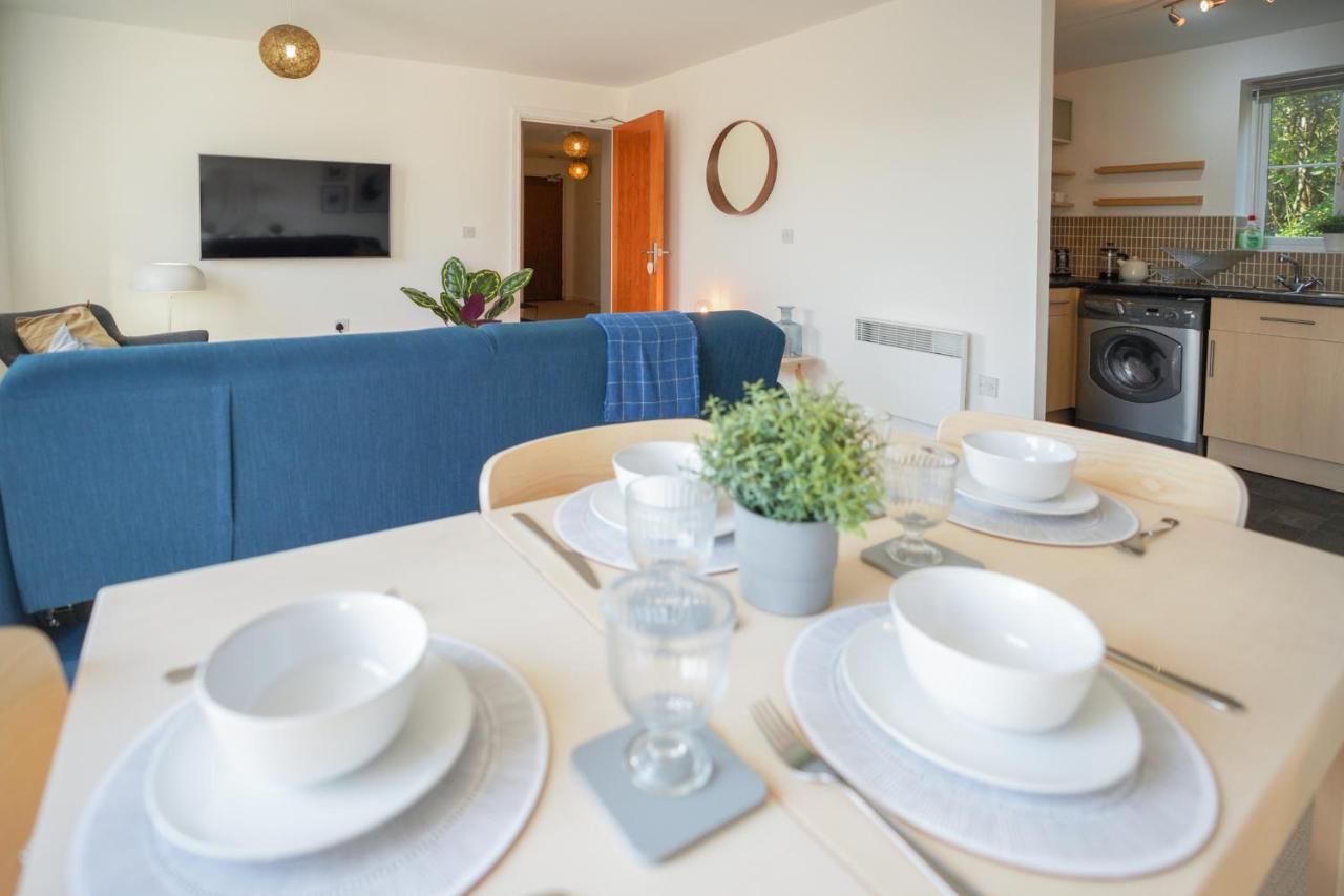 Stylish Apartment With Private Parking 카디프 외부 사진